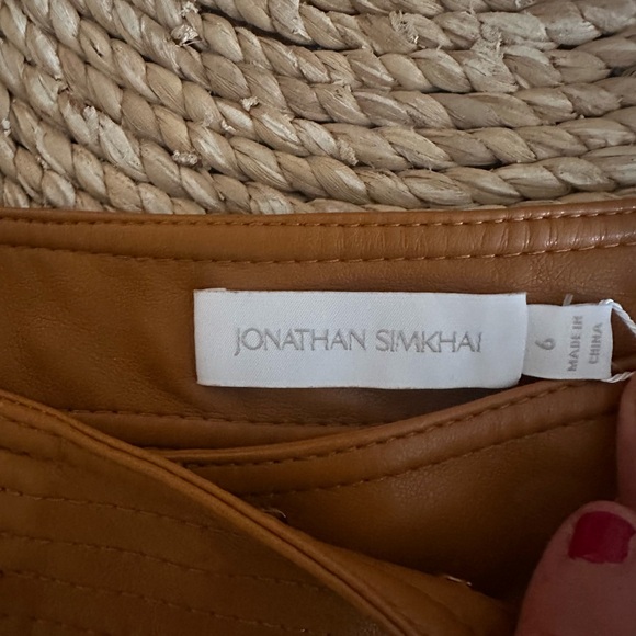 JONATHAN SIMKHAI Shorts Sz 6  Vegan Leather Cargo Pockets Belt NWT - Picture 5 of 5